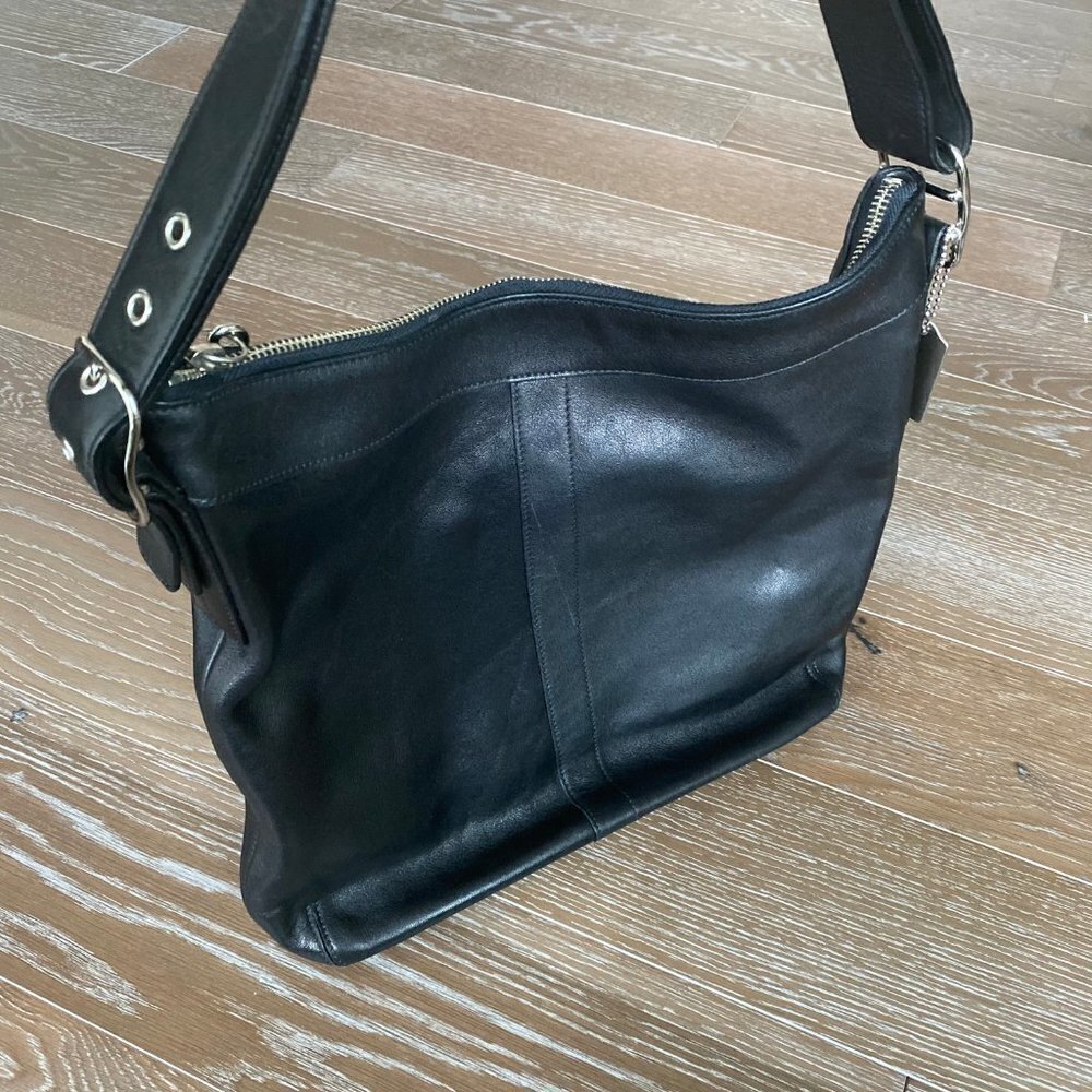 Coach Classic Leather Tote | Black - Picture 7 of 7